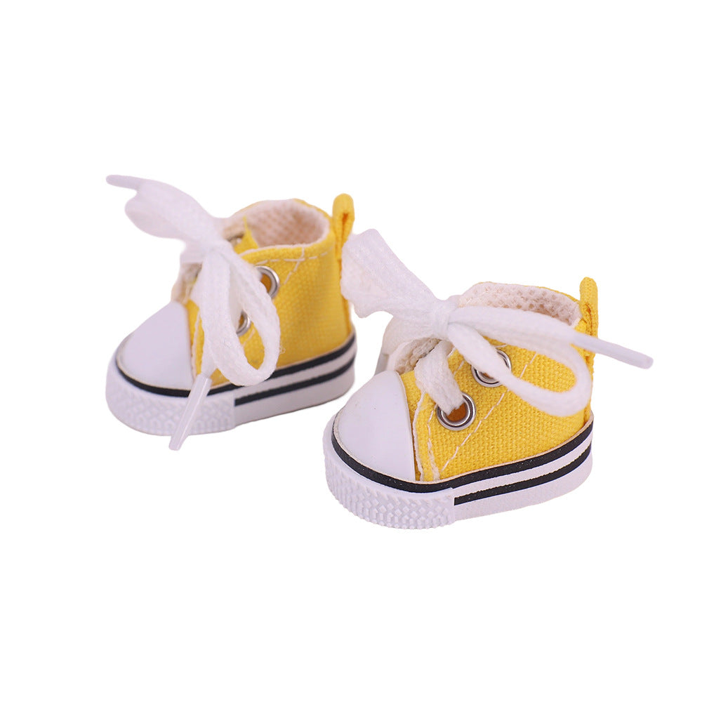 Small Yellow Cloth Shoes